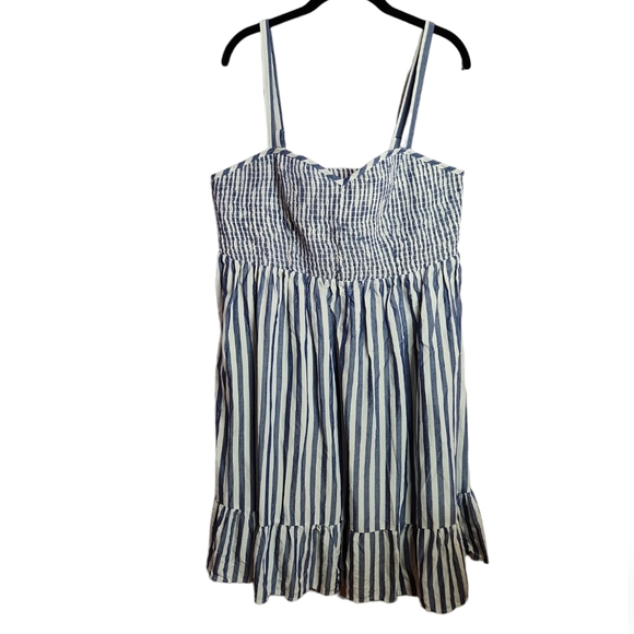 TORRID Mini Challis Smocked Skater Dress, size 2 - Picture 2 of 11